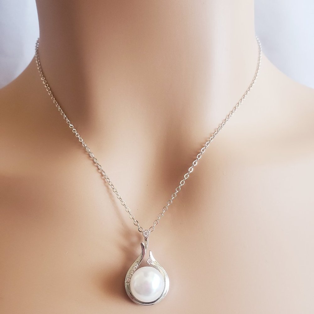 Silver Pearl Necklace